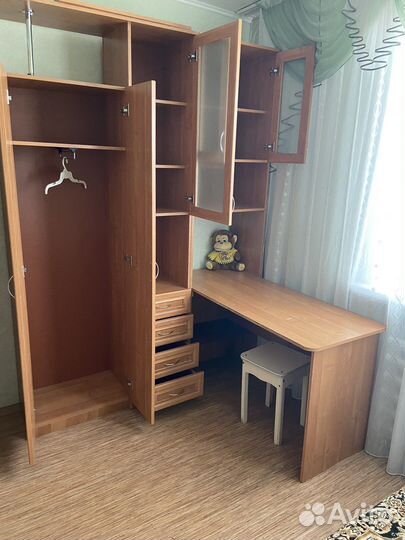 Стенка для школьника, стол компьютерный