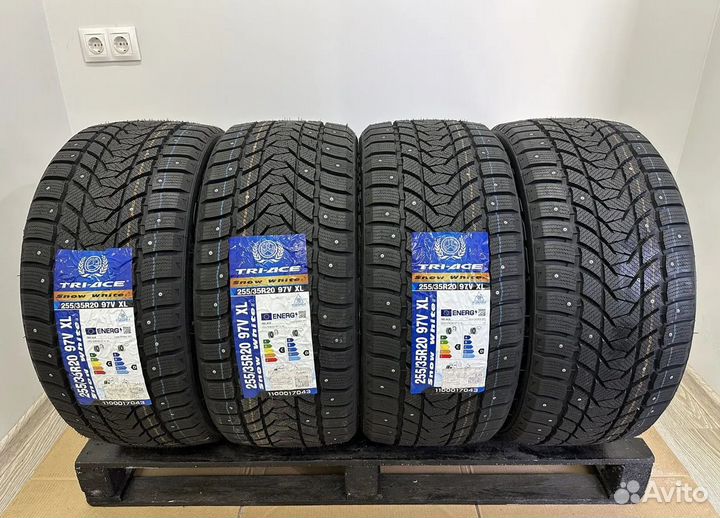 Tri Ace Snow White II 255/35 R20 32J