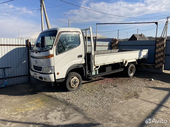 Toyota Dyna бортовой, 2002