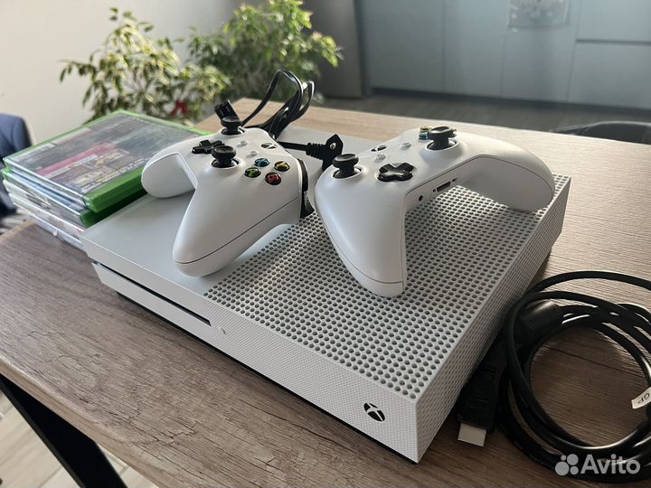 Xbox One s 1tb с играми