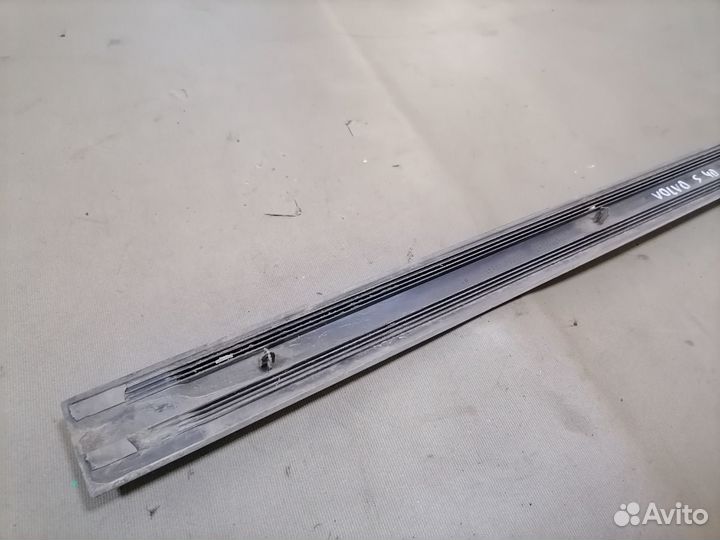 Молдинг двери задней правой Volvo S40 1999-2004