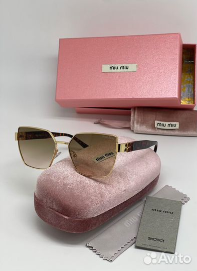 Солнцезащитные очки miu miu женские