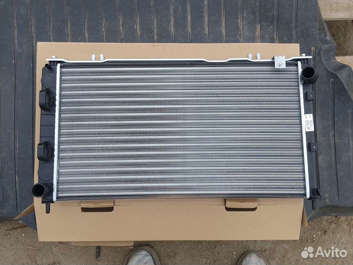 Радиатор охлаждения LADA granta до 16г