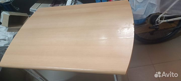 Стол кухонный, обеденный