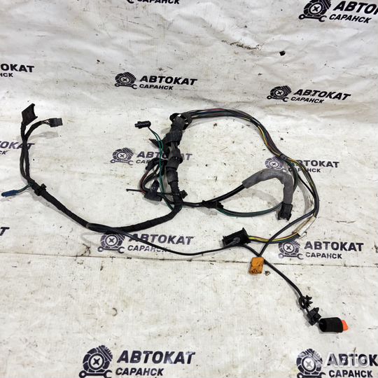 Проводка двери передняя правая Мерседес 210
