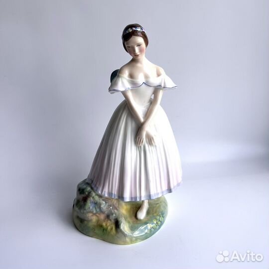 Royal Doulton. Сильфида. Фафоровая статуэтка