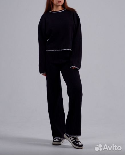 Трикотажный костюм женский брючный