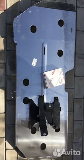 Алюминиевая защита на бензобак на Prado 150