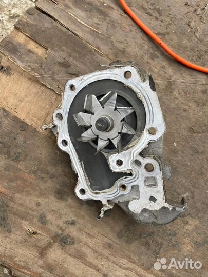 Помпа renault logan