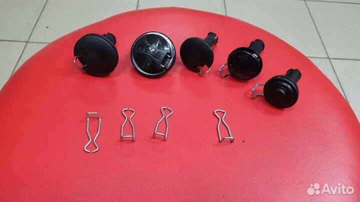 Фиксатор втулки колеса детской коляски тип 1