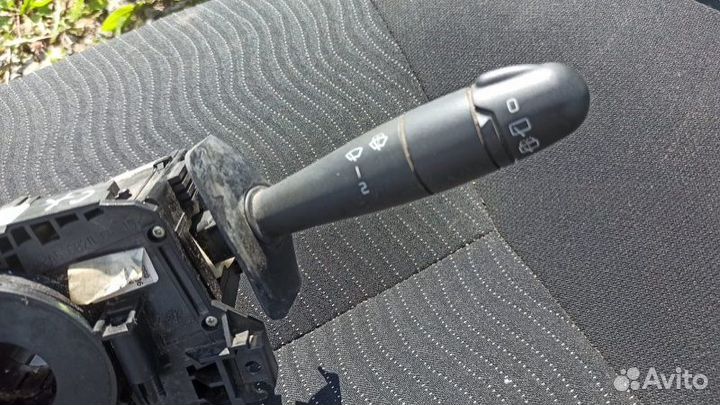 Подрулевой переключатель Renault Sandero Stepway