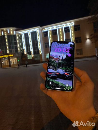 iPhone 12, 64 ГБ