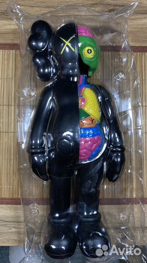 Коллекционная игрушка kaws black
