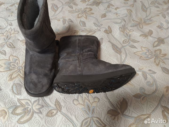 Продам ugg оригинальные р.38(евро)