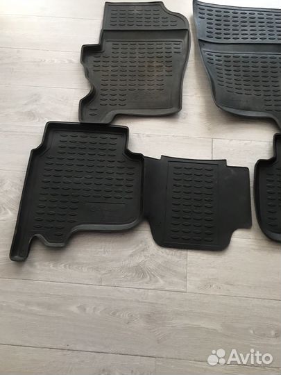 Комплект резиновых ковриков