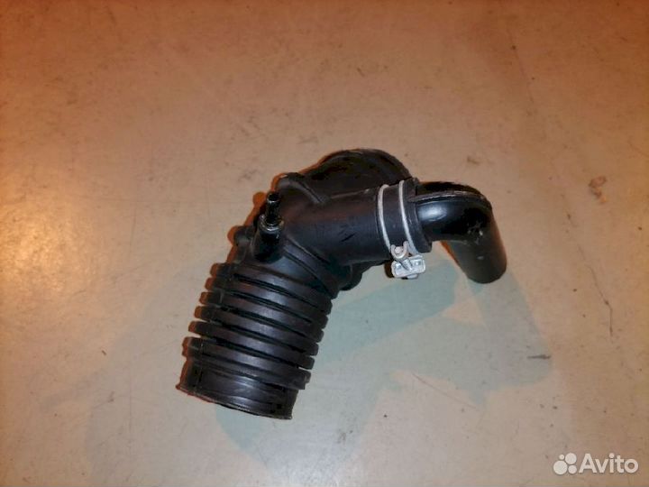 Патрубок воздушного фильтра MR187576 Mitsubishi De