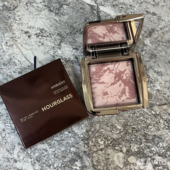 Hourglass румяна, праймер Veil, туши