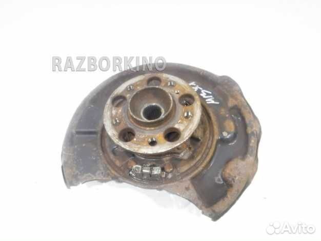 Кулак задний левый A2113508308