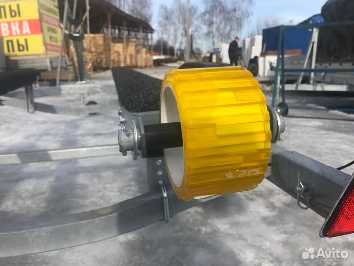 Опорные ролики на ложементы прицепа в сборе (в ко