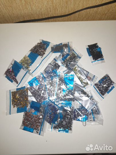 Стразы бесплатно