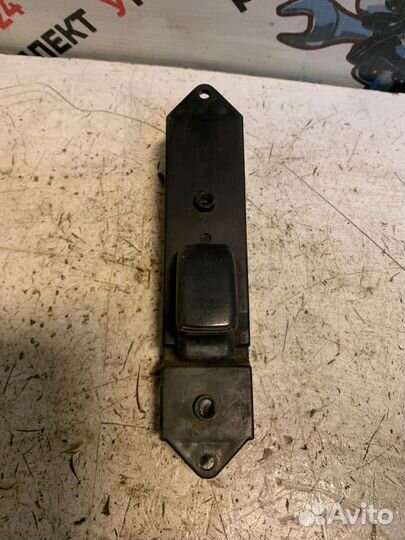 Кнопка стеклоподъемника Mitsubishi Galant EA7A