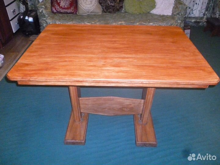Стол кухонный