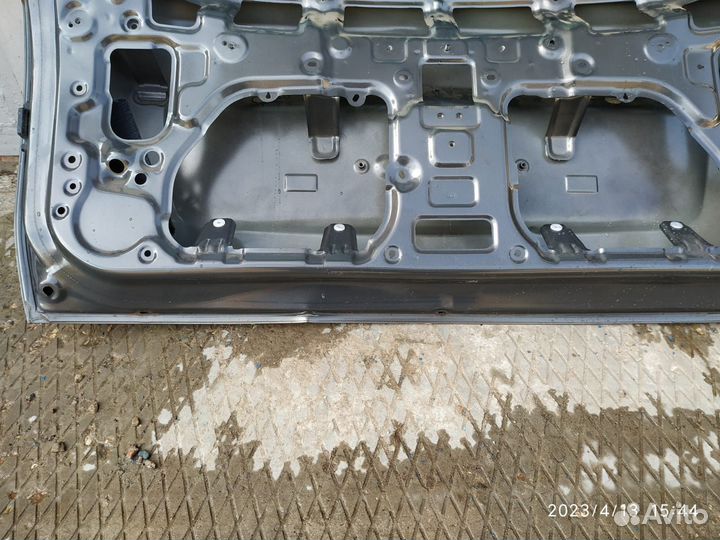 Продам дверь багажника