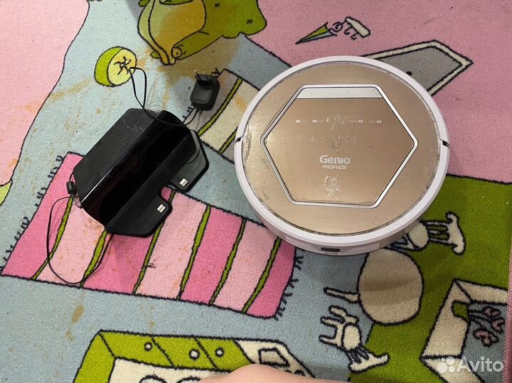 Робот пылесос genio