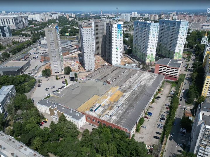 Продам здание 6400 м² на земельном участке 1,1 Га