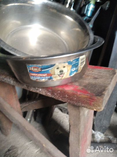 Подставка под миски для кормления собаки