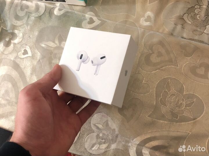 Коробка от airpods pro