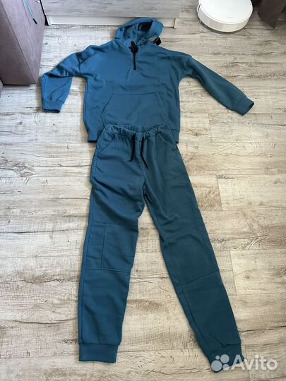 Спортивный костюм женский