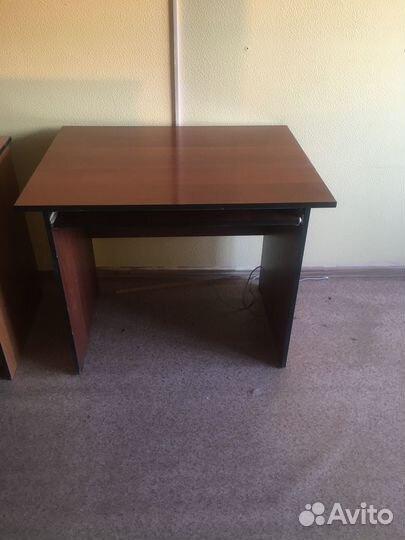 Продам стол