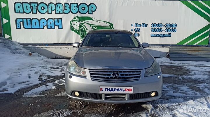 Заглушка бампера правая Infiniti M35 62256-EG600