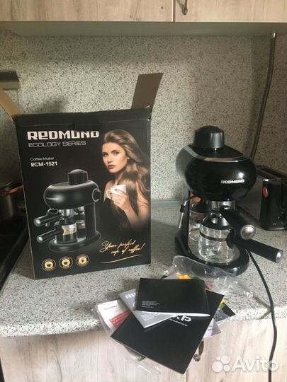Кофеварка рожковая redmond новая