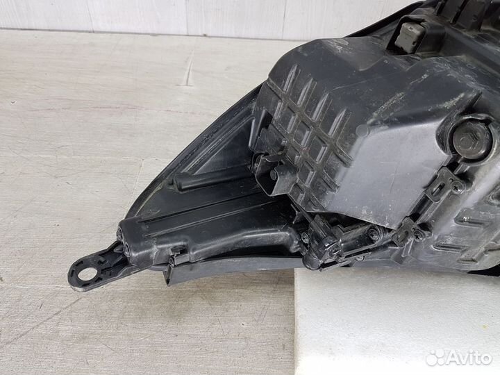 Фара правая Kia Sorento