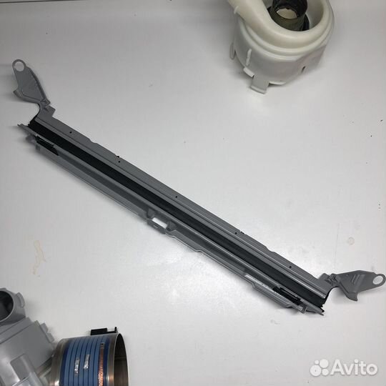 Нижний уплотнитель двери пмм Bosch Siemens Neff