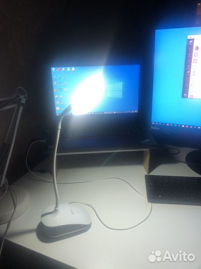 Светильник настольный светодиодный