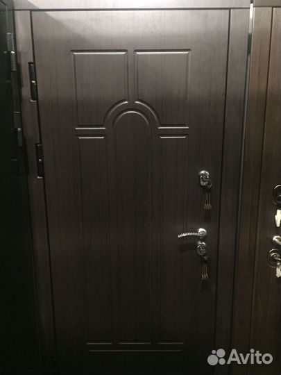 Дверь входная металлическая бу