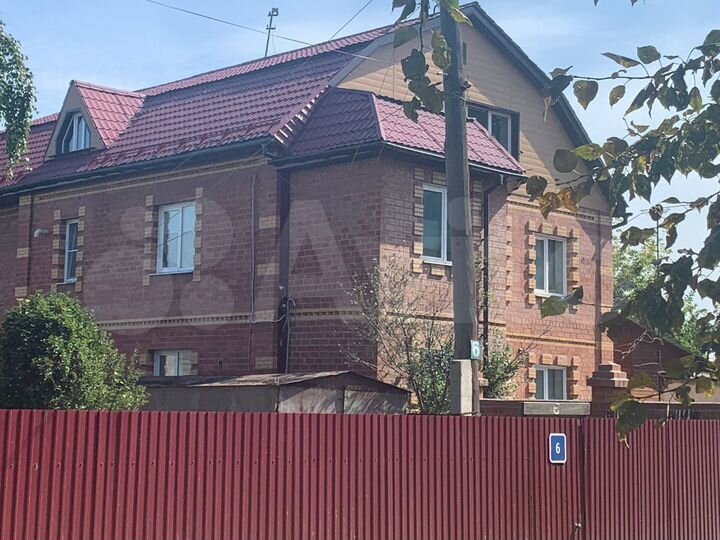 Коттедж 575 м² на участке 8 сот.