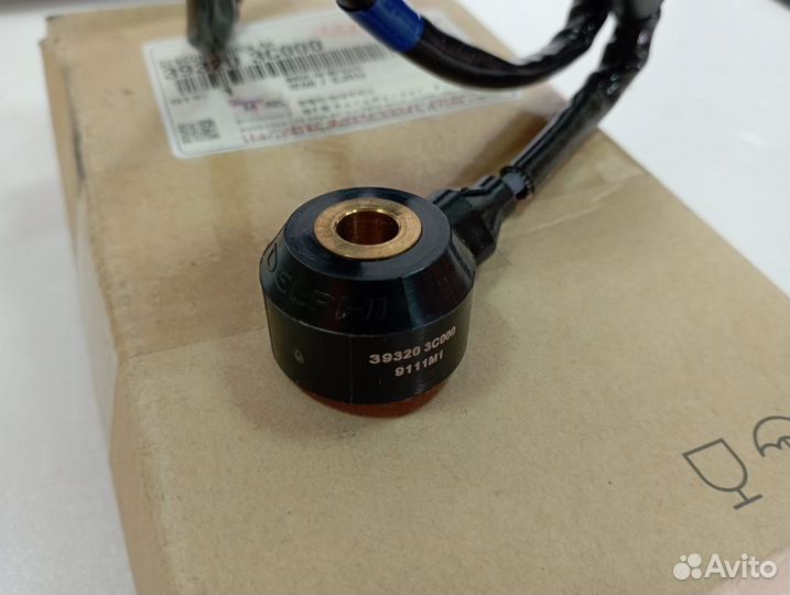 393203C000 Датчик детонации Sonata Santa Fe Carniv