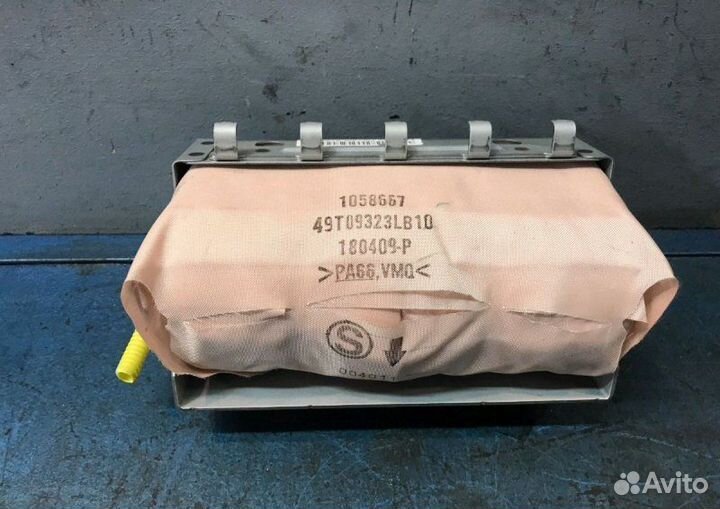 Подушка в торпеду Subaru Outback BR/B14