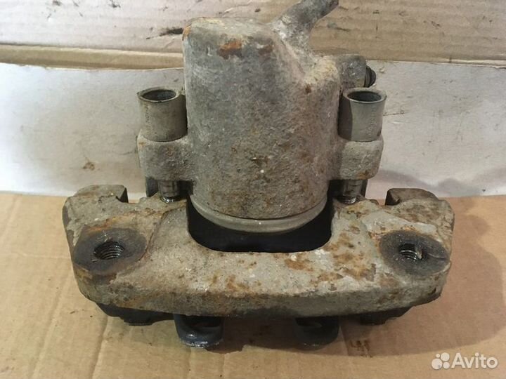 Суппорт передний правый Bmw X5 e53 4.4 m62tu