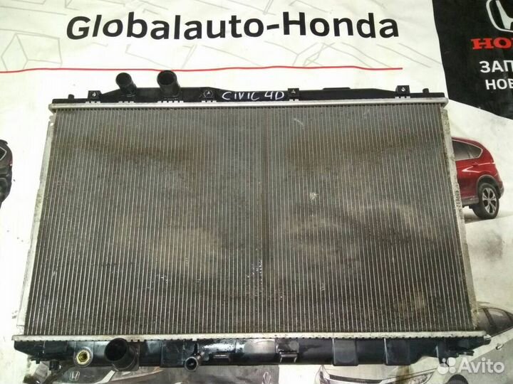 Honda Civic 4D Радиатор двигателя