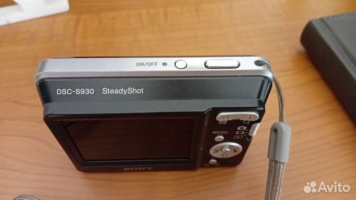 Цифровой фотоаппарат Sony