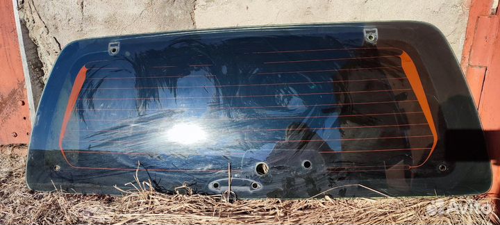 Заднее стекло Ford Escape