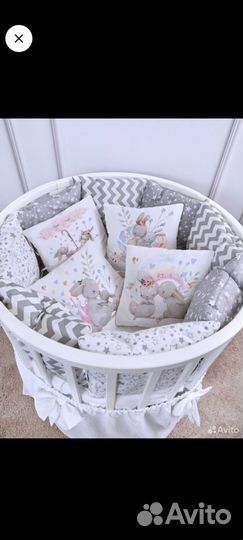 Детская кроватка с матрасом и бортиками