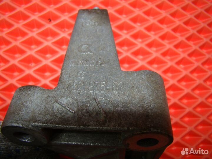 Кронштейн компрессора кондиционера вмw 7 Е65 бмв 7