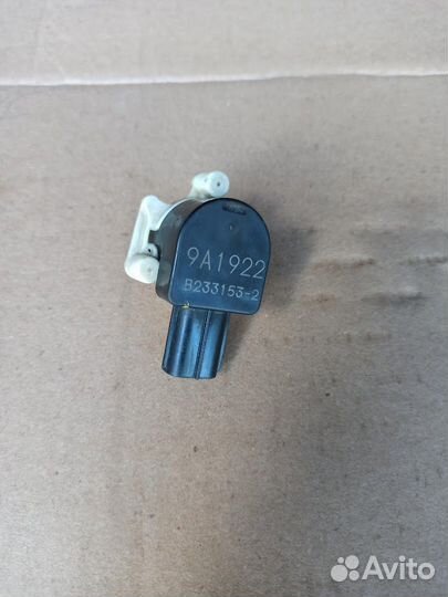 Датчик положения кузова Toyota Camry