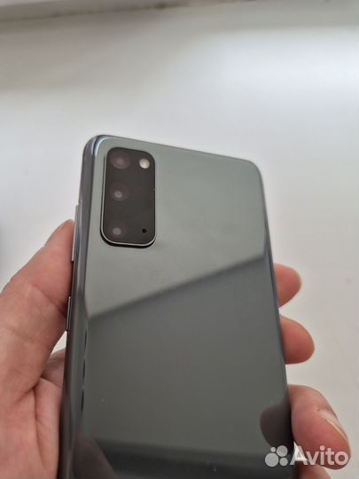 Samsung Galaxy S20, 8/128 ГБ